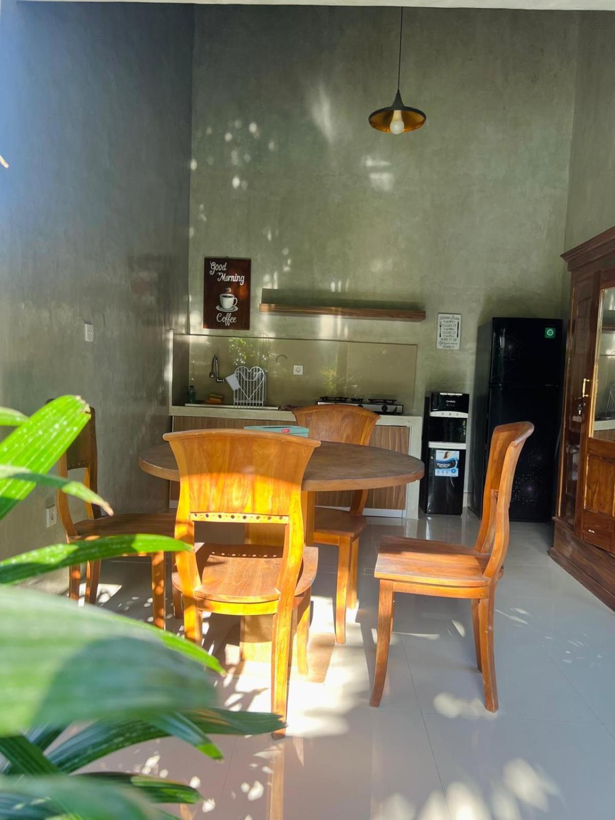 Wiryaroja Guest House Чангу Экстерьер фото